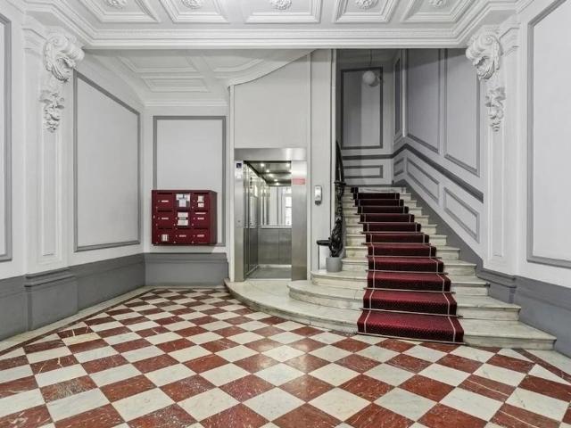 Bureau prestigieux de 306 m2 en location Champs Elysées, Madeleine, Triangle d’or, Paris, Île de France