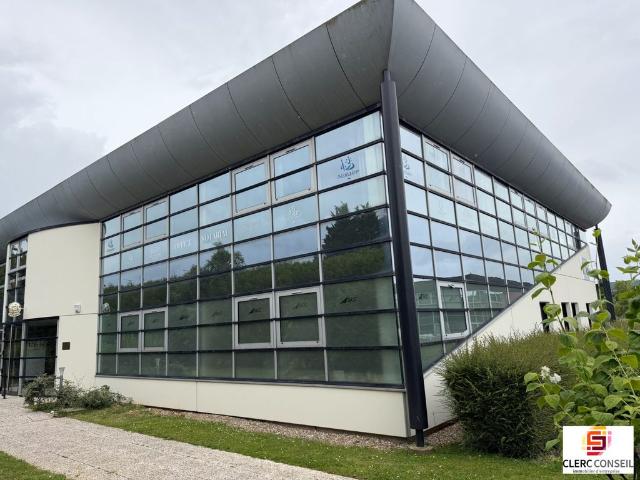 Bureau prestigieux de 312 m2 en location Mont Saint Aignan, Normandie