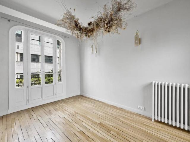 Bureau prestigieux de 49 m2 en location Vincennes, Île de France