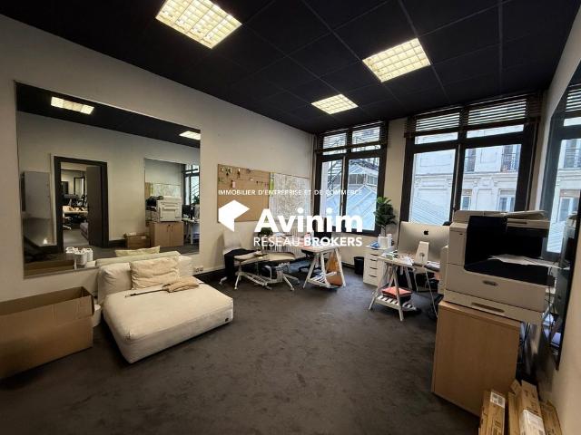 Bureau prestigieux de 56 m2 en vente Tour Eiffel, Invalides – Ecole Militaire, Saint Thomas d’Aquin, France