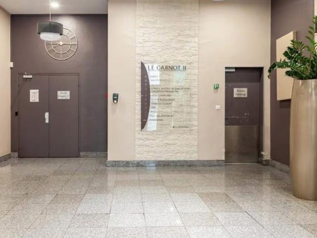 Bureau prestigieux de 594 m2 en location Bagnolet, France