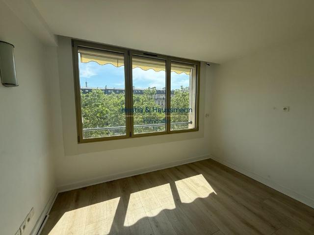 Bureau prestigieux de 65 m2 en vente Champs Elysées, Madeleine, Triangle d’or, France