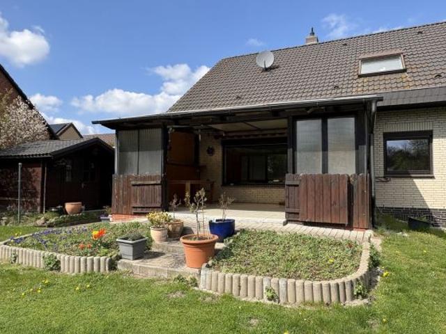 Burgdorf Weststadt: Großzügiges Einfamilienhaus mit 8 Zimmern