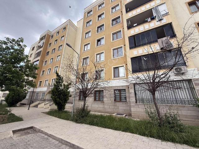 Burhan Kılınç'dan 2+1 Sarı Toki Ful Bakımlı Merkezi Konumda