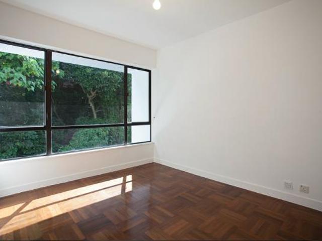 BURNSIDE ESTATE 濱景園