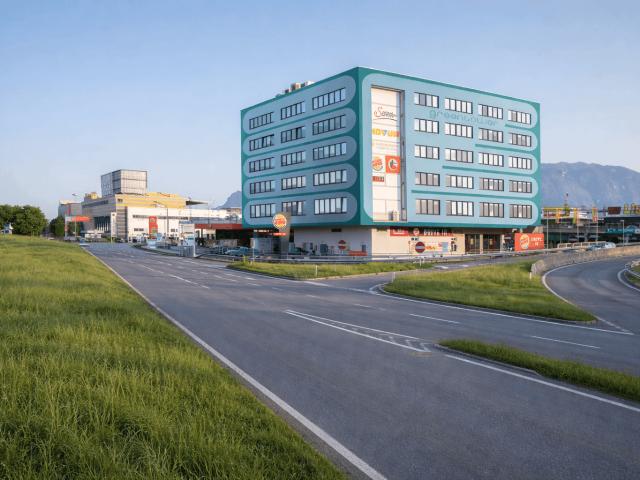 Büro, Kanzlei, Praxisfläche aktuell entkernt, individuell gestaltbar
