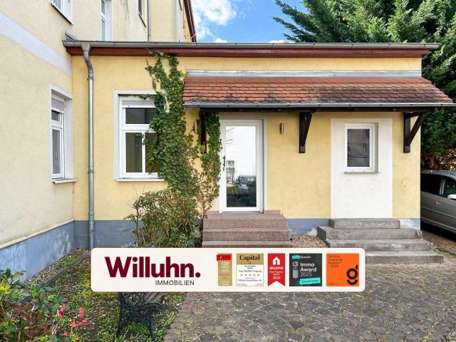 Büro / Praxisfläche mit separatem Eingang und zwei Stellplätzen