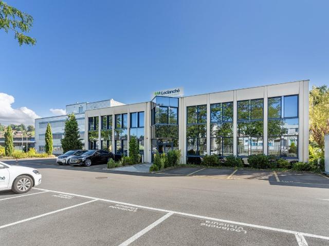 Büro 218 m² – In der Nähe der Autobahn/Bahnhof – Yverdon les Bains