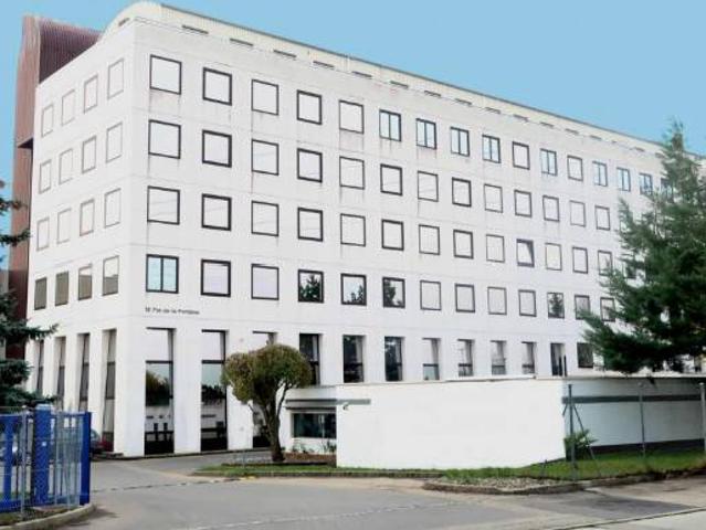 Büros, Verwaltungsräume von 400m2 zu vermieten in Satigny