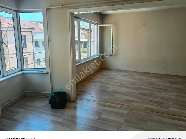 Bursa Ünlü Cadde Kayıhan Girişi 2. Kat 80 M2 2. Kat Daire Kiralık