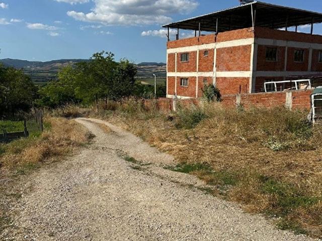 BURSA YENİŞEHİR PAPATYA KÖYÜNDE 2730M2 HAYVANCILIK RUHSATLI İMARLI ARSA