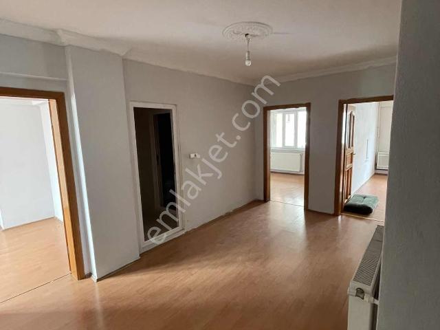 Bursa Yenibağlar Mahallesinde 3+1 Eşyasız Kiralık Daire