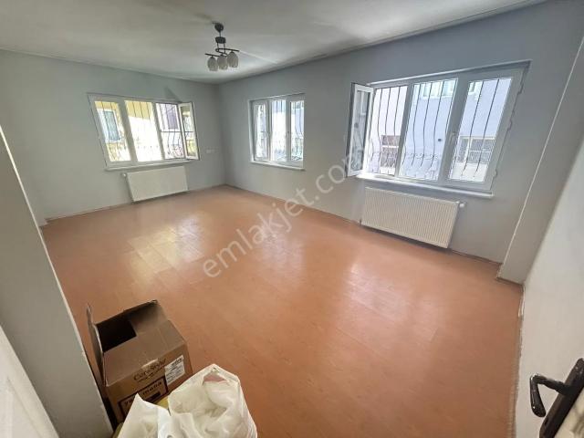 Bursa Davutkadı Ortayolda 3+1 110m2 1. arakat Kombili Daire
