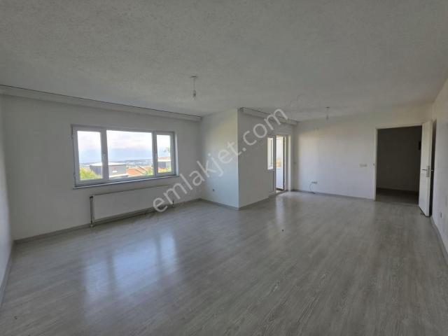 Bursa Emlak Alem i Toki 1 Etapta Göl Manzaralı 2+1 Kiralık Daire
