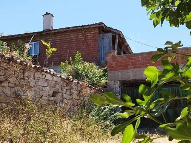 BURSA KELES BAŞAK KÖYÜNDE SATILIK MÜSTAKİL BİNA
