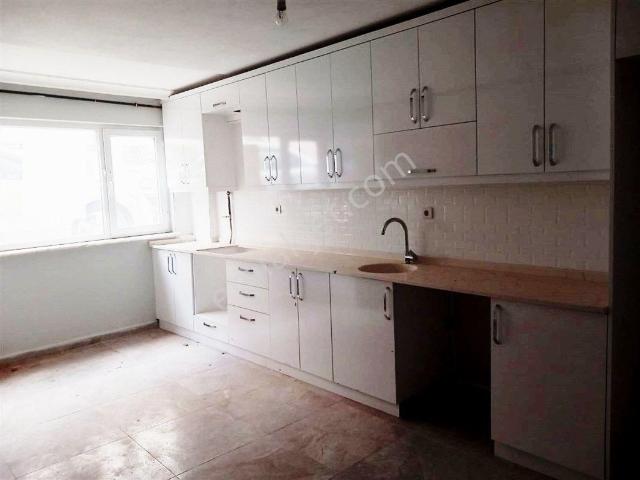 Bursa Nilüfer Üçevler De Acil Satılık 2+1 Bahçe Katı Lüx Daire 2.950.000 Tl