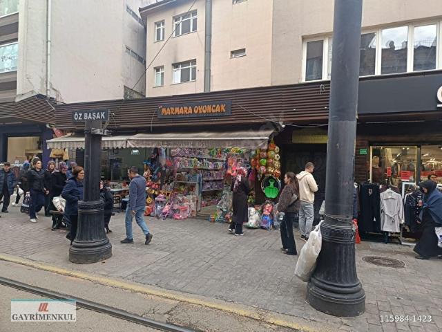 Bursa'nın merkezi Cumhuriyet Caddesinde Satılık Prestijli Dükkan