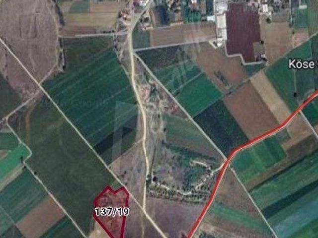 BURSAYENİŞEHİR ÇELTİKÇİ MAHALLESİNDE KÖY YERLEŞİM ALANINA YAKIN TARLA
