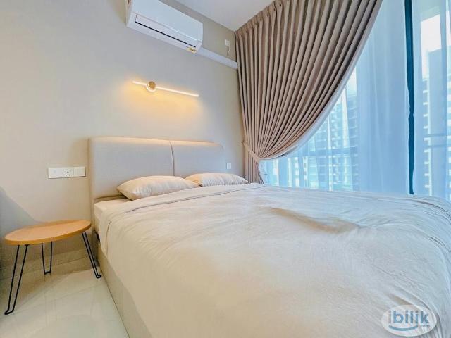 Bus to MRT. Condo, Middle Room at MRT Taman Equine, Seri Kembangan