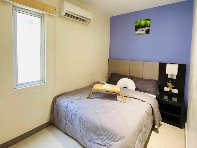 Bus to MRT Condo I Middle Room at Taman Serdang Raya, Seri Kembangan