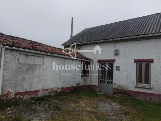 ¿Buscas vivienda en una zona rural con una gran extensión de. 187m² Cedeira