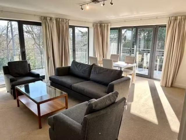 Bushy Park House, Terenure, Dublin 6W is for rent