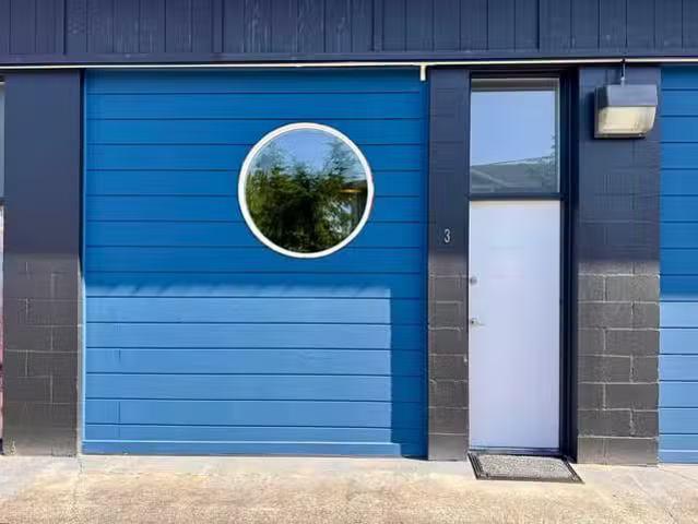 Business for lease in Gibsons, Sunshine Coast, 3 626 Shaw Road.