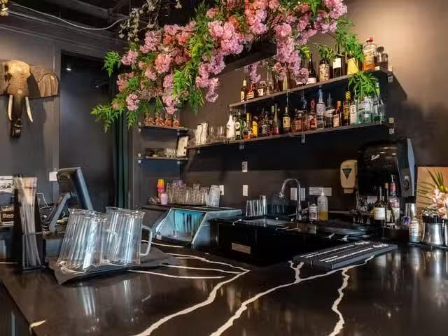 Business for sale in Vancouver, Vancouver West, 5601 Dunbar St.