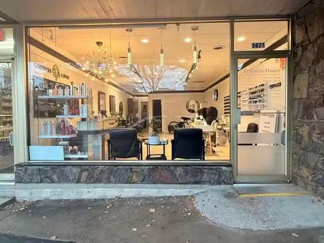 Business for sale in West Vancouver, West Vancouver, 1471 Mari.