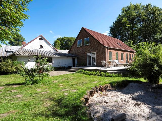 Buskhedevej 33