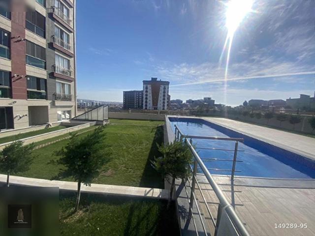 Butik havuzlu site içinde 2+1 110m2 daire