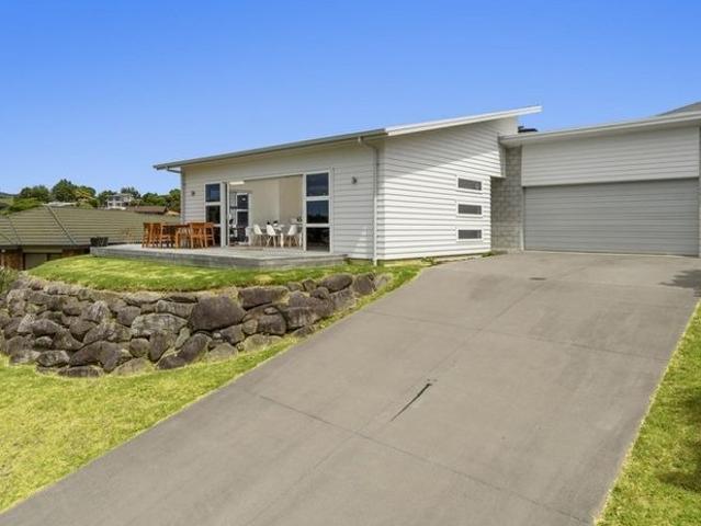 Buxton Beauty Ohauiti