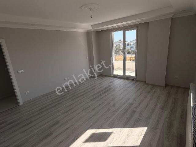 Büyükçekmece Kamiloba'da Ferah 2+1 Sıfır Daire