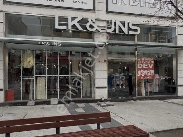 Büyükçekmece Merkezde Satılık Prestijli Dükkan&mağaza 320m2