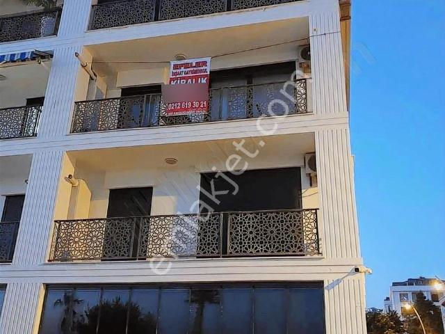 Büyükçekmece Sahil Denize Sıfır Full Eşyalı Kiralık Lüks Daire