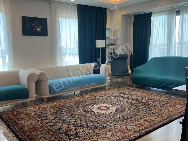 Büyükçekmece Pınartepe Mah Teraslı 3+1 Satılık Daire
