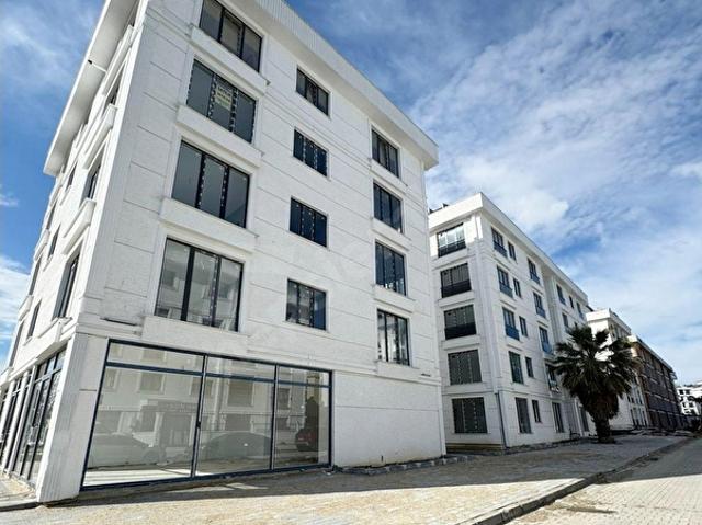 BÜYÜKÇEMECE SAHİLE ÇOK YAKIN SIFIR ARAKAT 1+1 YATIRIM FIRSATI
