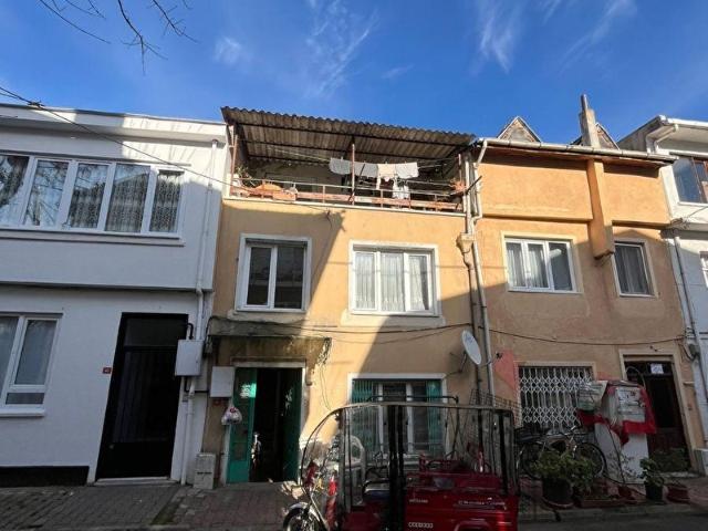 BÜYÜKADA DA SATİLİK 3 DAİRE MÜSTAKİL BAHÇELİ EV