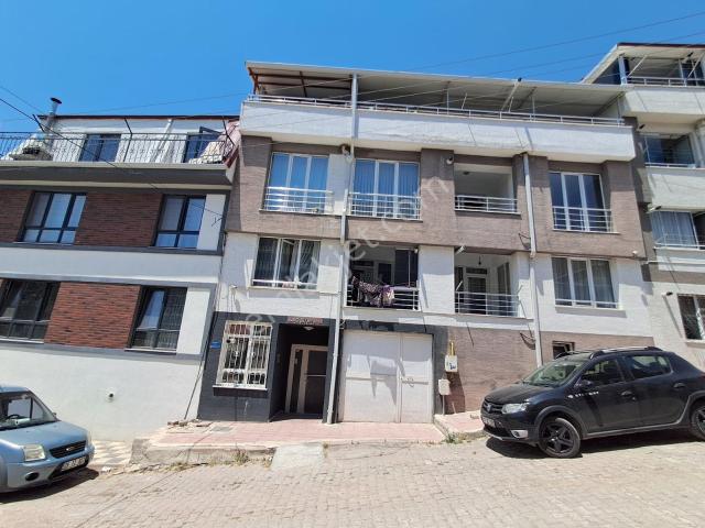 Büyükdere Mahallesinde Ara Kat Geniş 2+1 Satılık