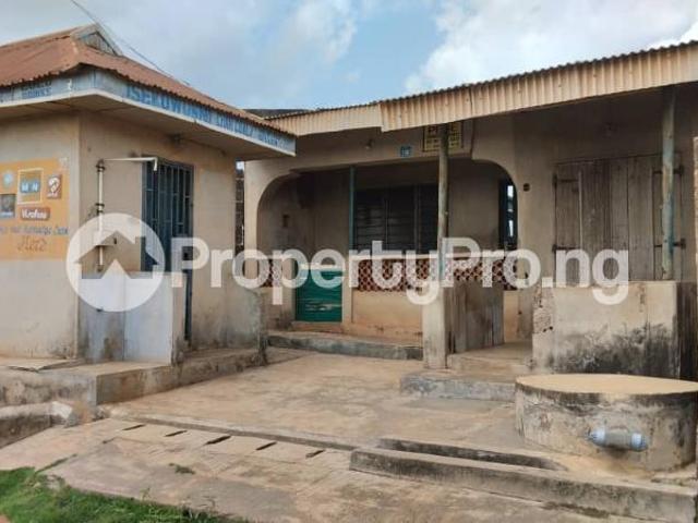 Buy 3 Bed Bungalow W/ Fence & 2 Adjoining Shops For Sale in Agbado, Ifo Ogun 3NHBS | PropertyPro Nigeria