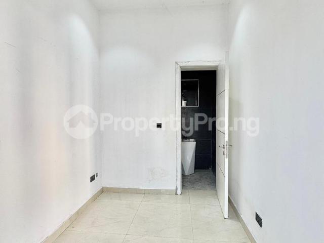 Buy 3 Bedroom Apartment With Bq in Kofo Abayomi, Victoria Island Lagos 7MKEW | PropertyPro Nigeria