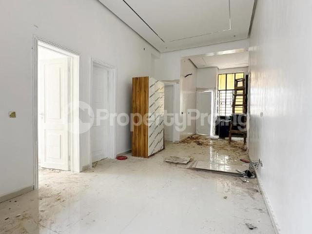 Buy 3 Bedroom Apartment With Bq in Lekki Phase 1, Lekki Lagos 2NFUT | PropertyPro Nigeria