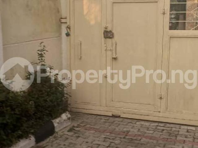 Buy 3 Bedroom Bungalow With 2 Rooms Self Contained Bq in Lugbe Abuja 4LYTM | PropertyPro Nigeria