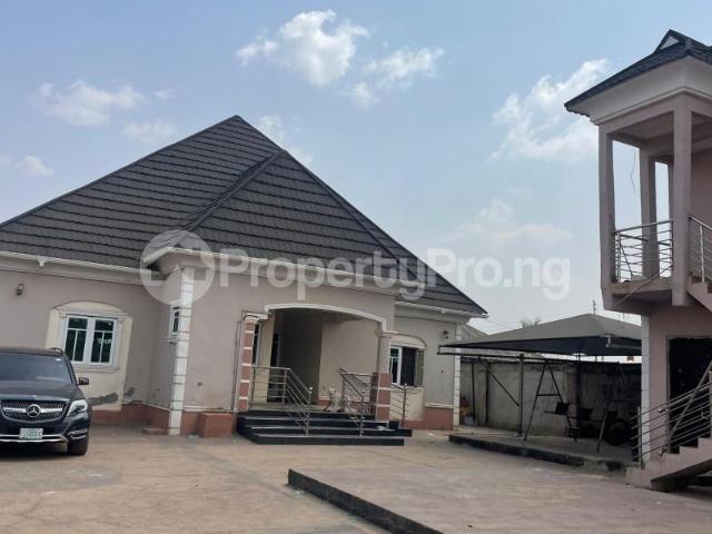 Buy 3 Bedroom Bungalow With A Mini Flat in Akure Ondo 1MREA | PropertyPro Nigeria