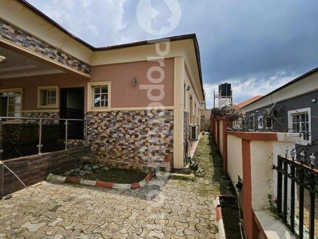 Buy 3 Bedroom Bungalow With Bq in Gwarinpa Abuja 6MAVK | PropertyPro Nigeria