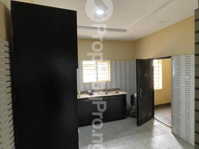 Buy 3 Bedroom Flat in Sabo, Yaba Lagos 4MQTT | PropertyPro Nigeria