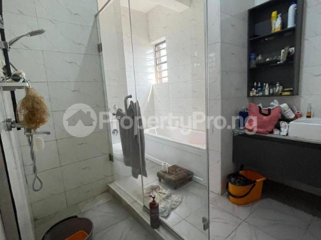 Buy 3 Bedroom Flat Plus Bq in Abule Ijesha, Yaba Lagos 5MKPQ | PropertyPro Nigeria