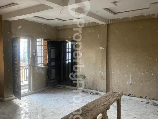 Buy 2 Bedroom Flat in Alagomeji, Yaba Lagos 7MDXT | PropertyPro Nigeria