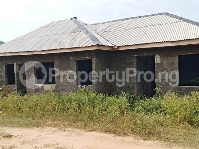 Buy 2 Bedroom Flat in Igbogbo, Ikorodu Lagos 7MQJV | PropertyPro Nigeria