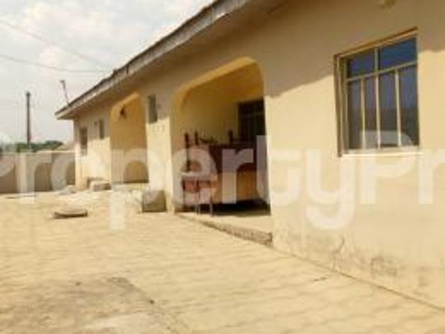 Buy 2 Bedroom Semi Detached Bungalow in Ibadan Oyo 6MTGU | PropertyPro Nigeria